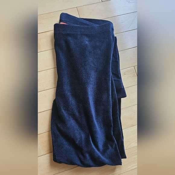 Ribbed Velvet Leggings size Small - Picture 3 of 3